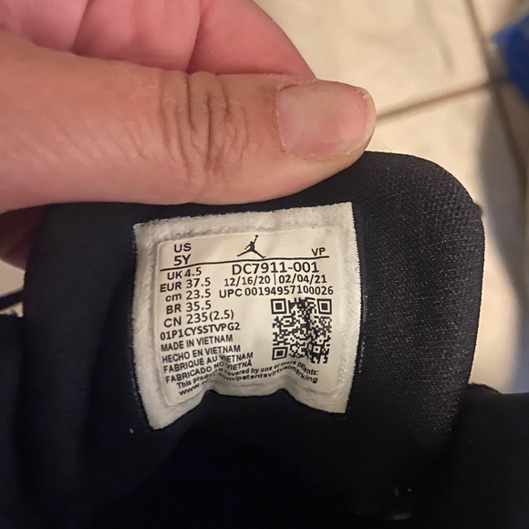 Jordan’s lightly used - Picture 4 of 4